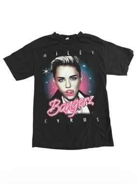 vintage-style Miley Cyrus Bangerz Tour T-shirt. Size Small